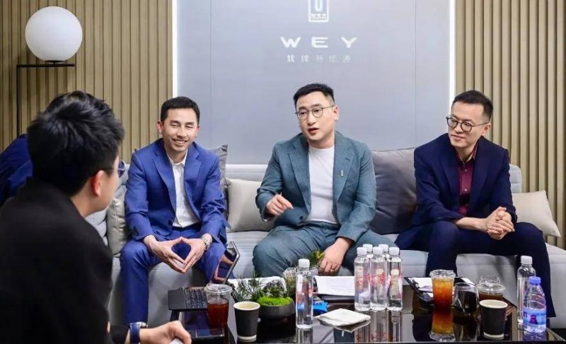 我在MT4里花了15分钟，终于找到了调出交易订单栏的秘诀